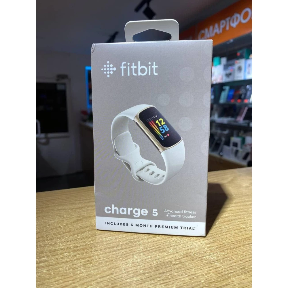 Умные часы Fitbit Charge 5 Lunar White / Soft Gold