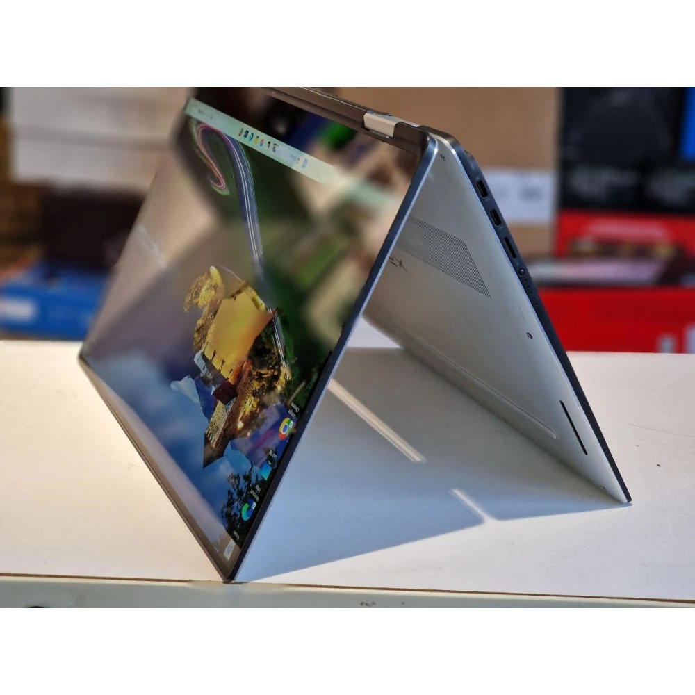 Ноутбук трансформер Сенсорный  Dell XPS 15 9575 Silver i7-8705G 8/512