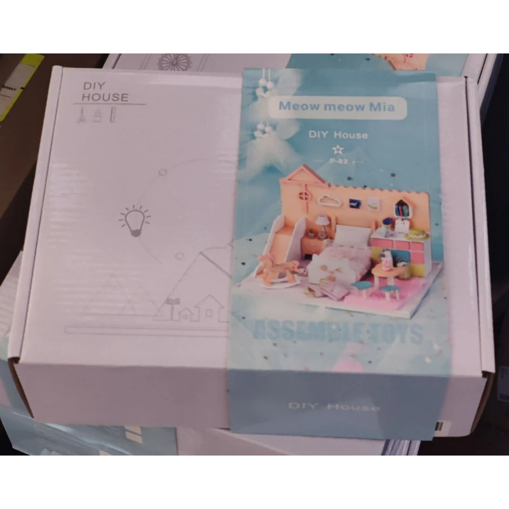 DIY Кукольный дом ручной сборки модель DIY Дом meow Миа Zp02