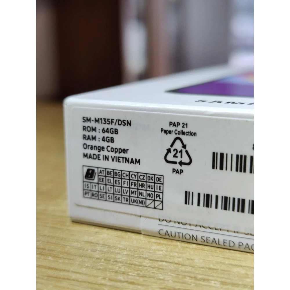 SAMSUNG Galaxy M13 4/64Gb Dual Sim Light Blue (SM-M135FLBDSEK) + защитное стекло