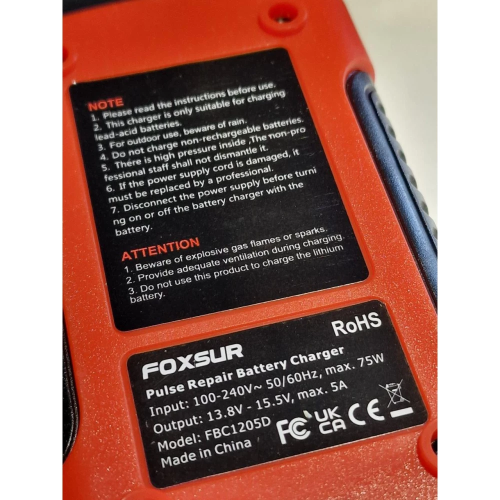 Імпульсний зарядний пристрій для автомобільного акумулятора Foxsur 12 V 5-6A